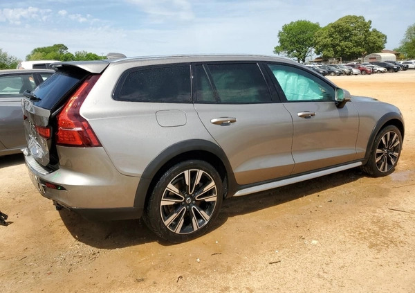 Volvo V60 Cross Country cena 74000 przebieg: 65762, rok produkcji 2020 z Łazy małe 79